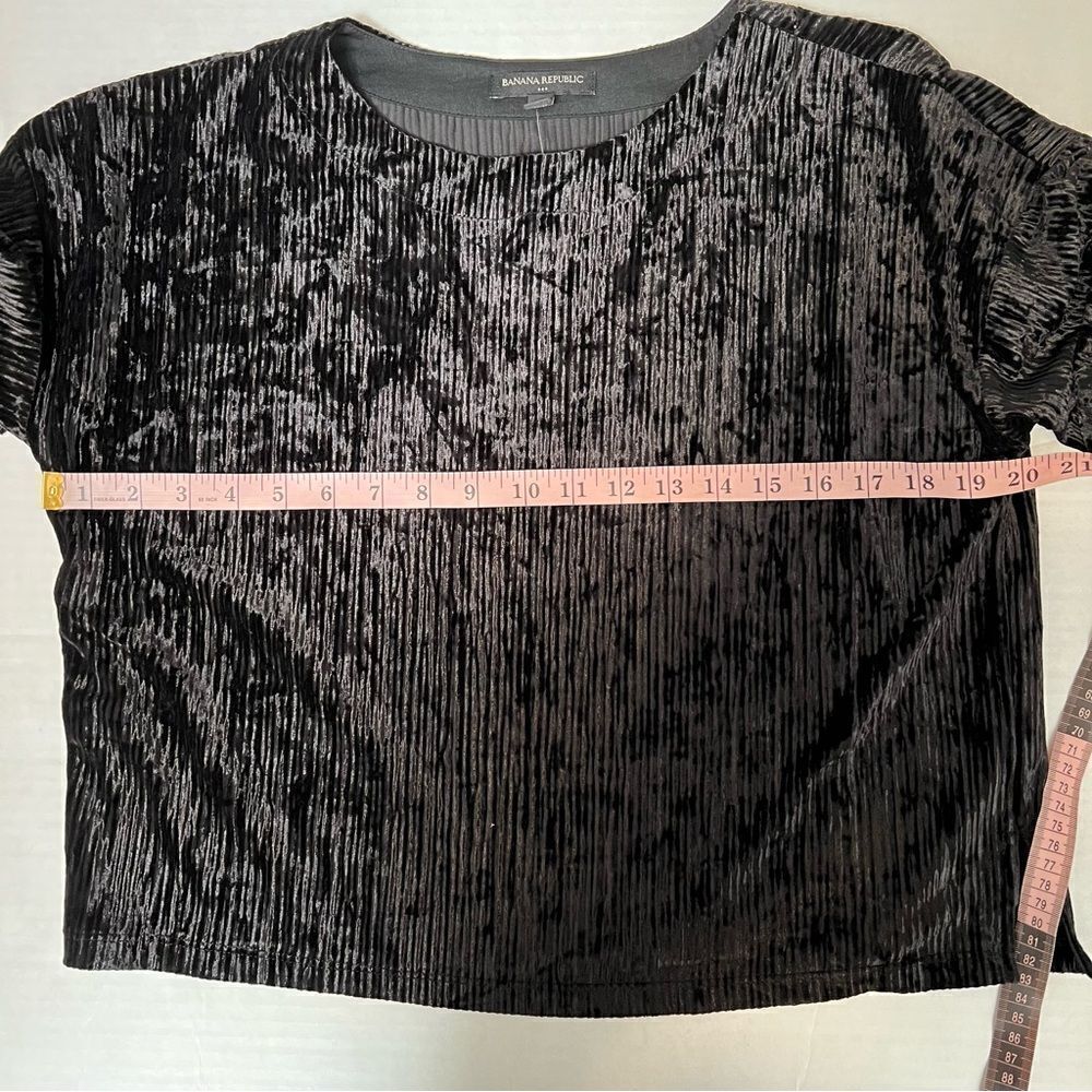 NWT Banana Republic Crinkle Velvet Top in Black | Size XS *top only* - Picture 11 of 12